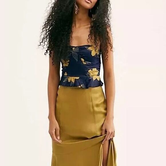 NEW FREE PEOPLE ON THE TOWN TOP & MIDI SKIRT SET - Picture 3 of 3